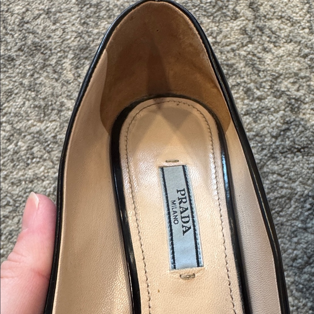 Prada Black Patent Leather Bow Pointed Toe Pumps Size 38 - Picture 14 of 14